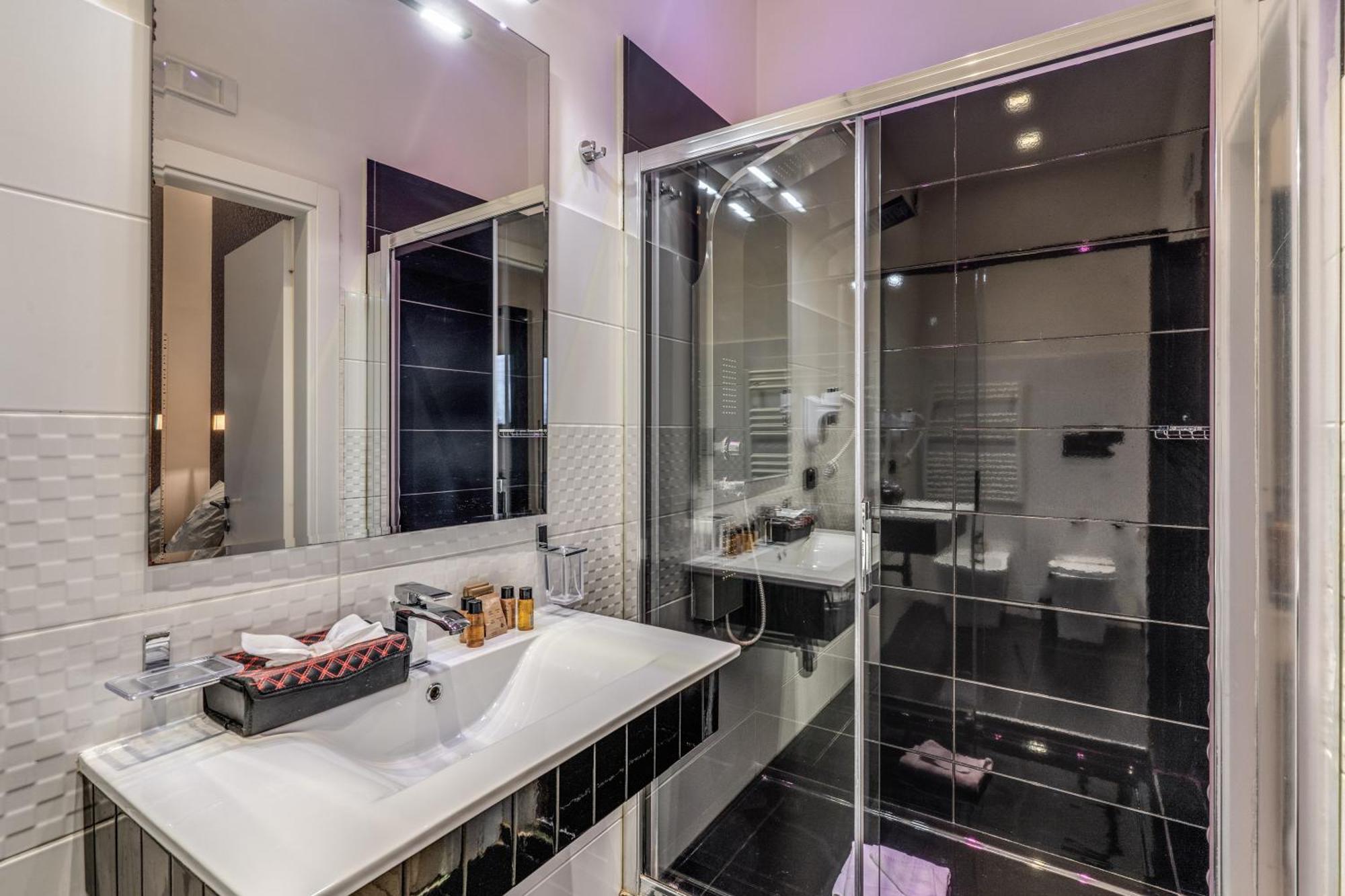 Opera Suites Pinciana Рим Экстерьер фото